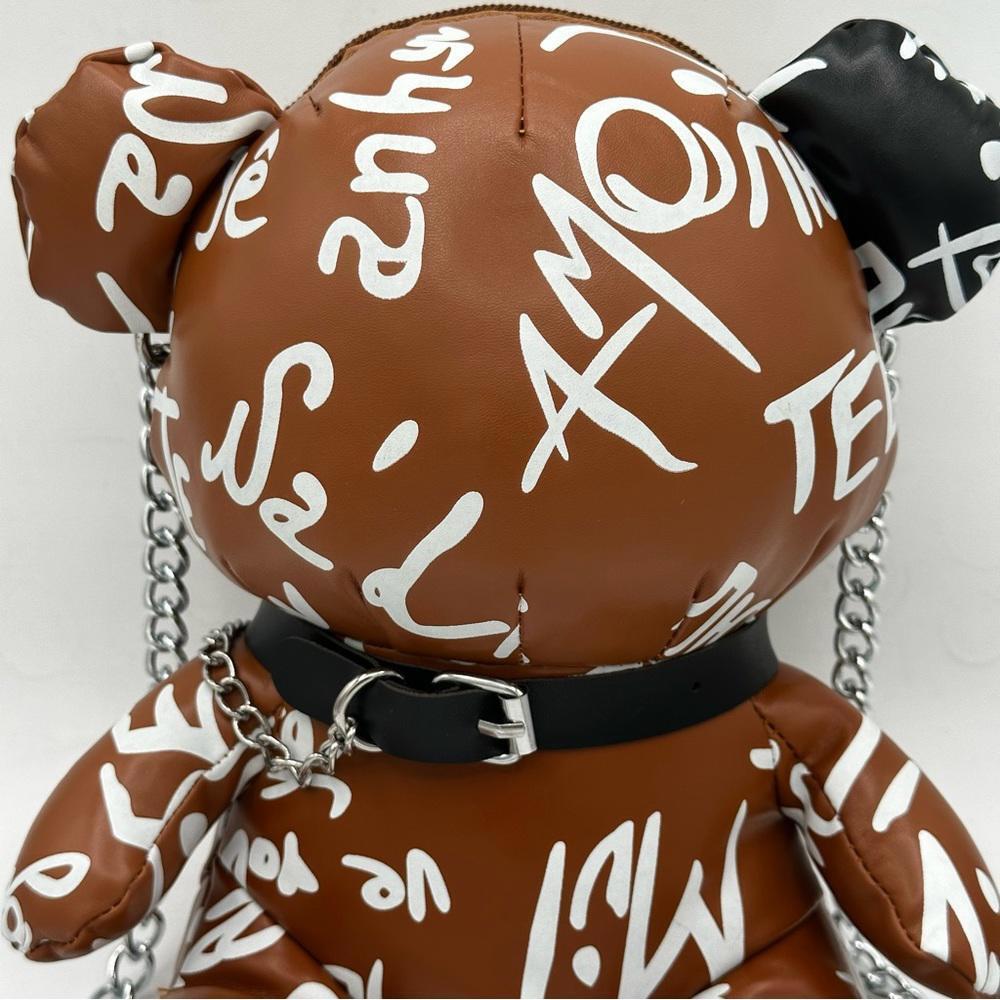 Graffiti teddy bear shaped crossbody handbag - Picture 2 of 8